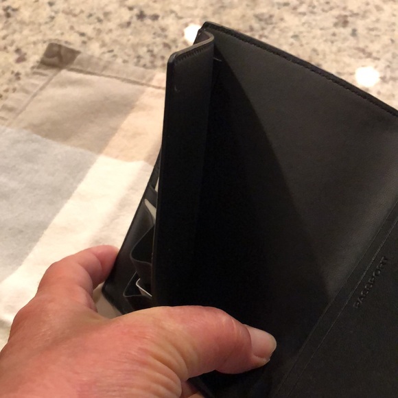 NWT Coach Passport Holder - Picture 6 of 8